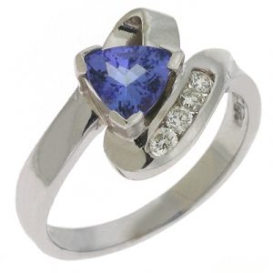 Tanzanite & Diamond Ring