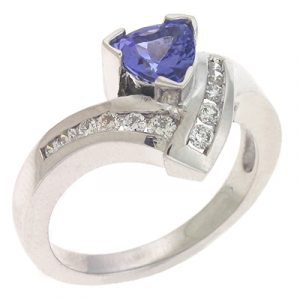 Tanzanite & Diamond Ring