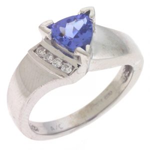 Tanzanite & Diamond Ring