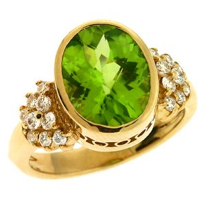 Peridot. & Diamond Ring