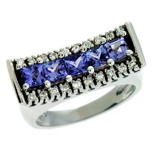 Tanzanite./diamond Ring