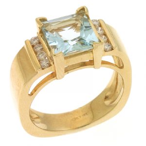 Aquamarine./diamond Ring