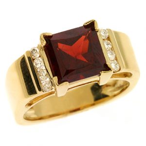 Garnet & Diamond Ring