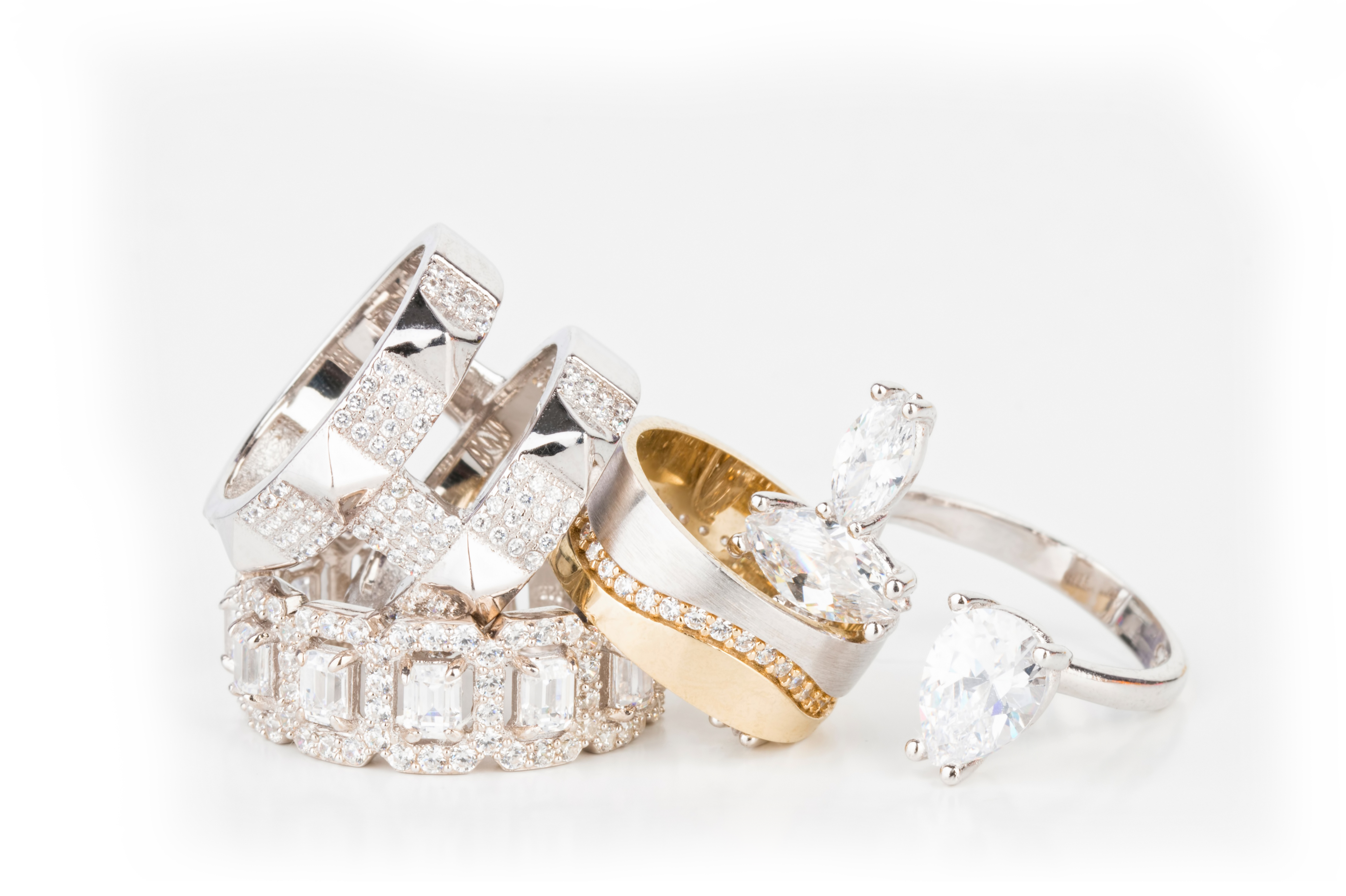 different types of diamond rings